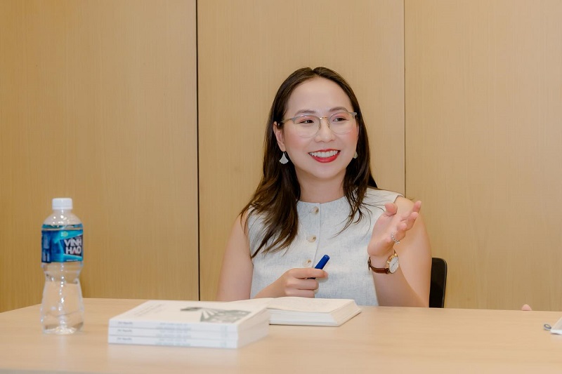 Mắt kính BUTITAN