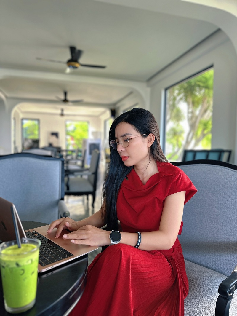 Mắt kính BUTITAN