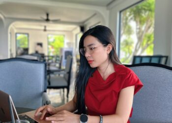 Cận 1 độ có nặng không