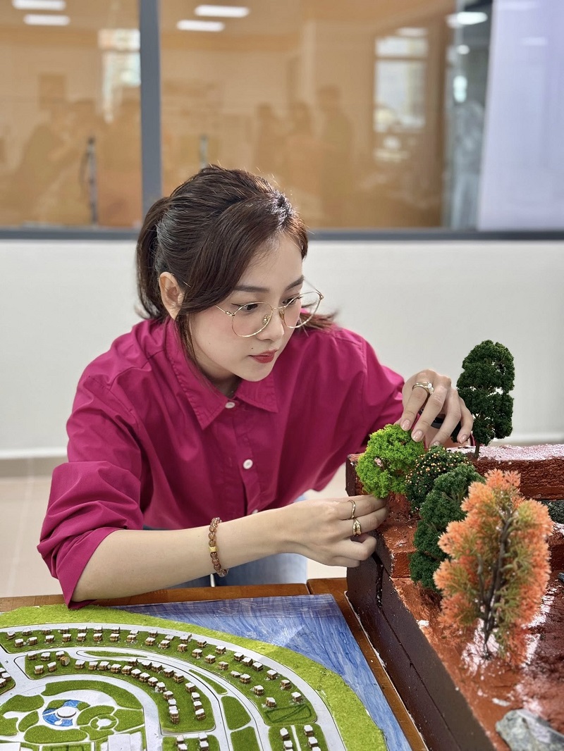 Mắt kính BUTITAN