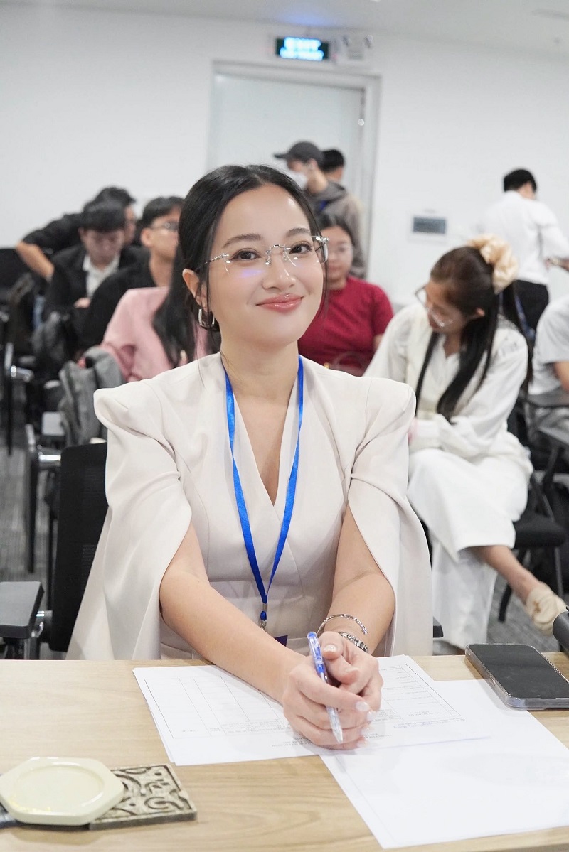 Vừa cận vừa loạn gọi là gì