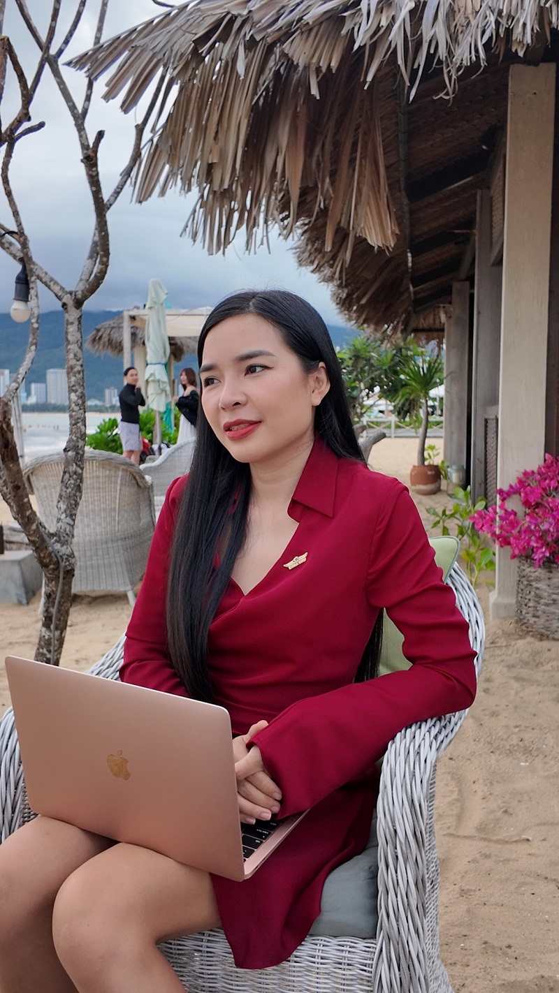 Mắt kính BUTITAN