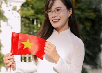Mắt 9/10 là cận bao nhiêu độ