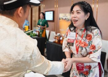 Mắt bị nhức khi nhìn ánh sáng