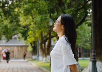Mắt kính BUTITAN