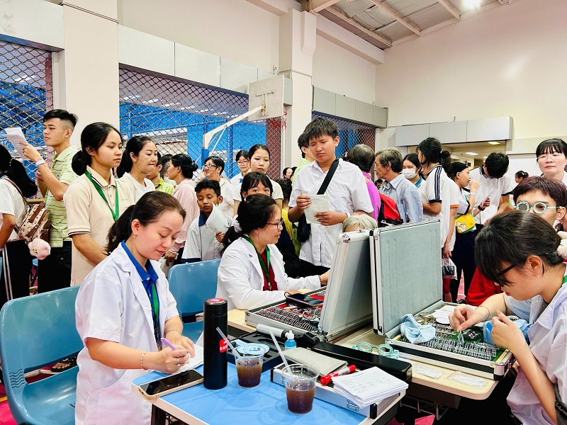 Bị viễn thị
