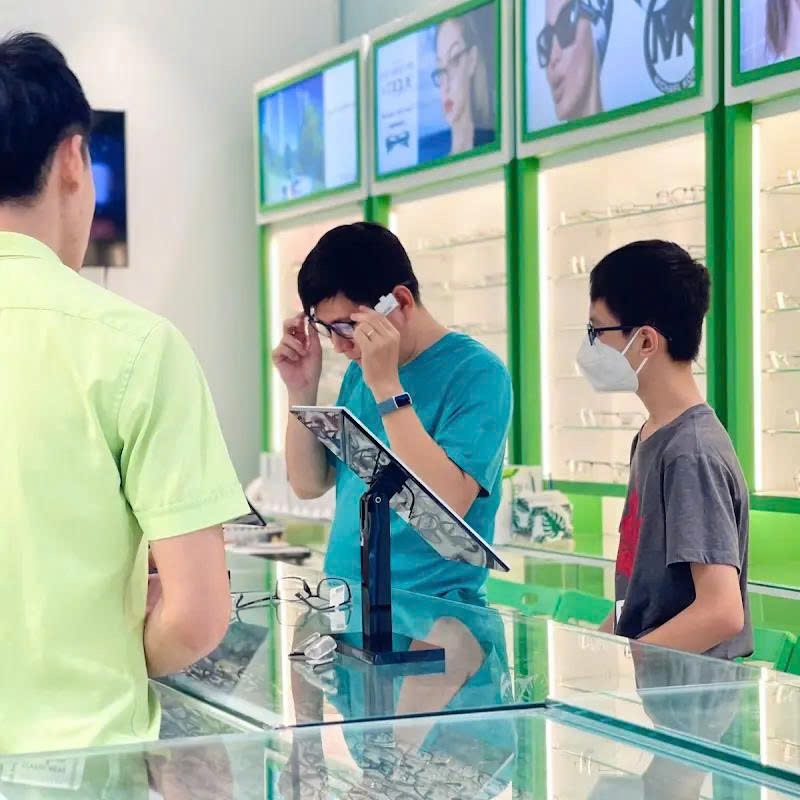 Nhìn gần không rõ nhìn xa rõ
