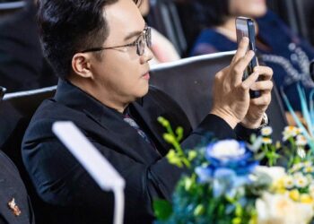 2/10 là cận mấy độ