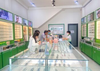 Mắt kính BUTITAN