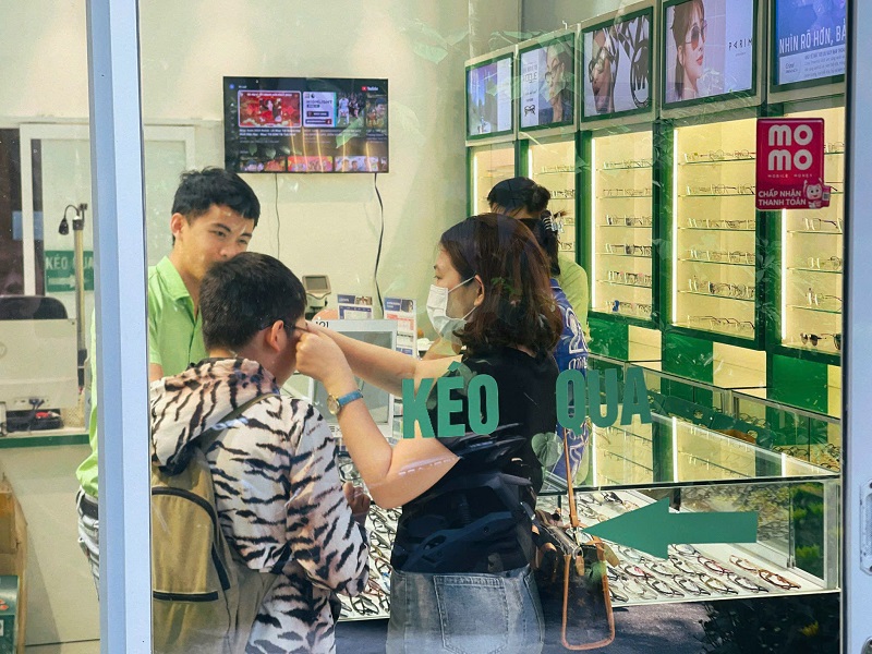 Trẻ em bị cận thị