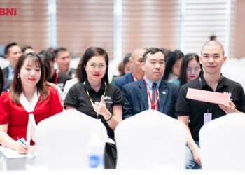 Bị mờ một bên mắt