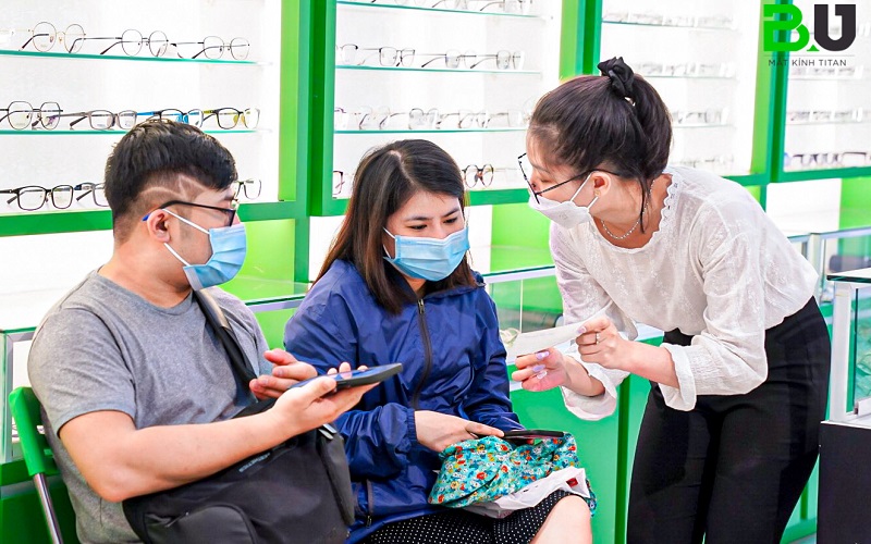 Mắt kính BUTITAN