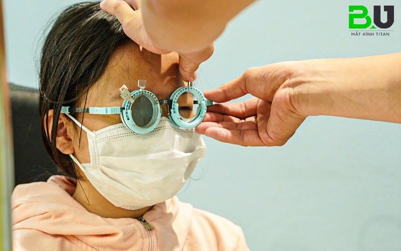 Mắt kính BUTITAN