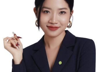 Cận 4/10 là bao nhiêu độ