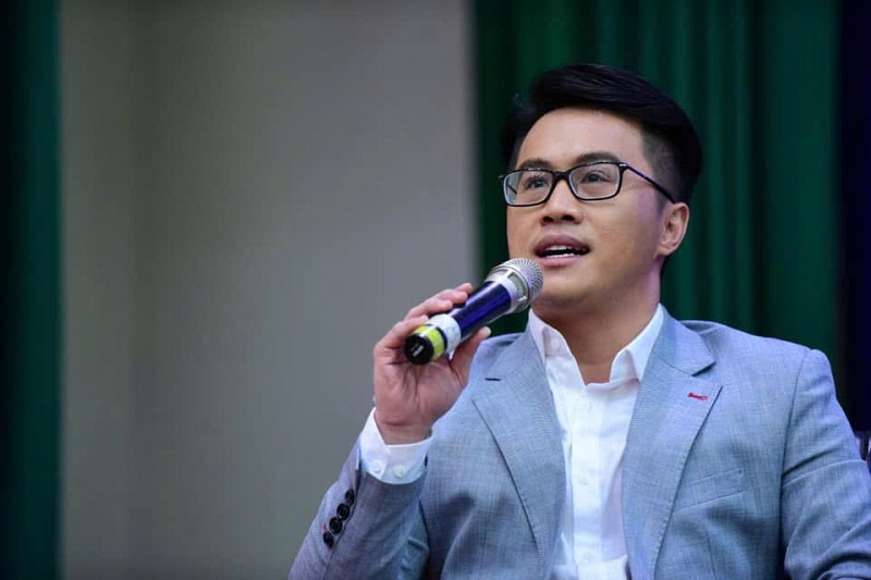 Mắt kính BUTITAN