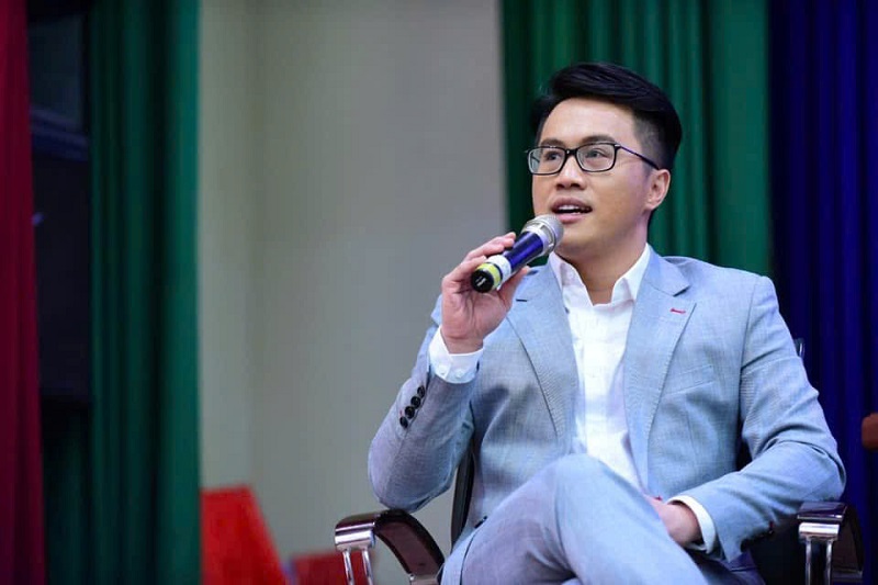 Cận 5 độ có nặng không