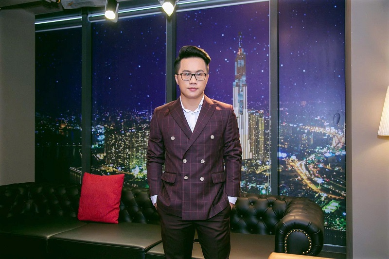 Cận 5 độ có nặng không