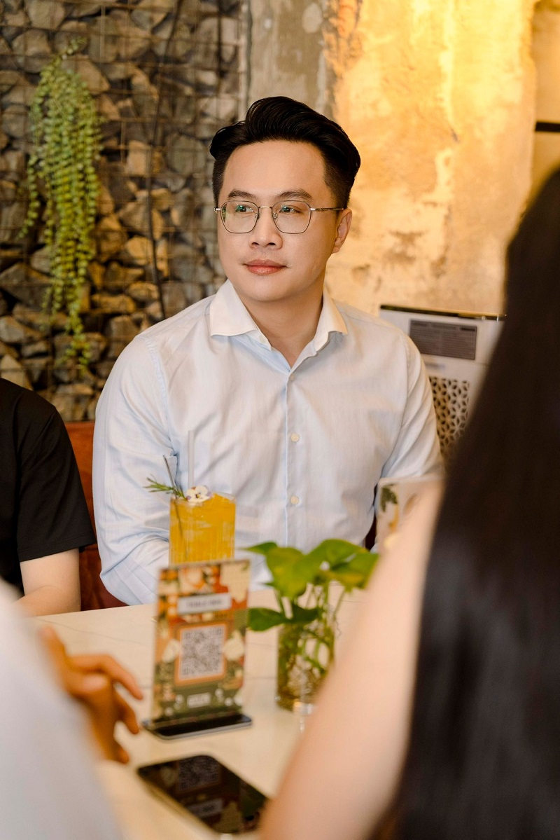 Mắt kính BUTITAN