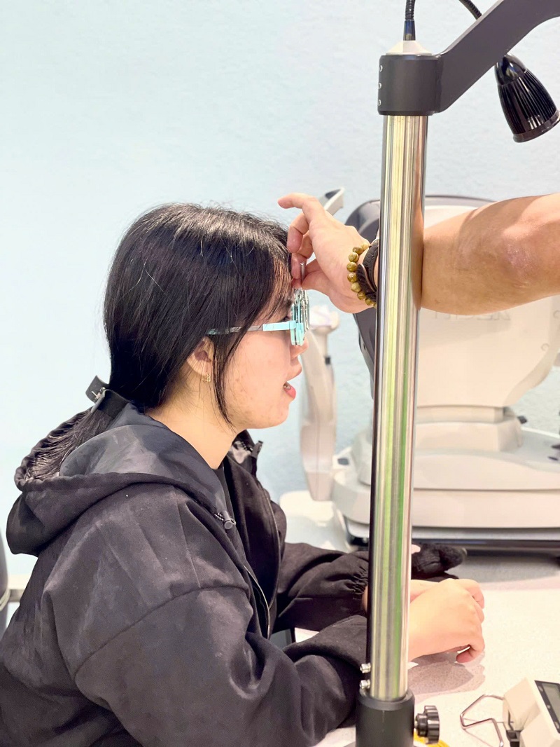 Trẻ em bị cận thị