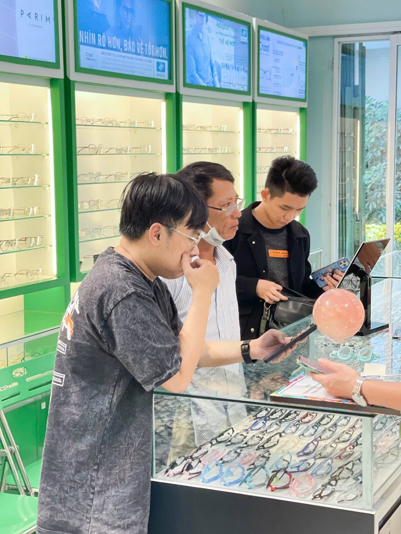 Cận thị bẩm sinh