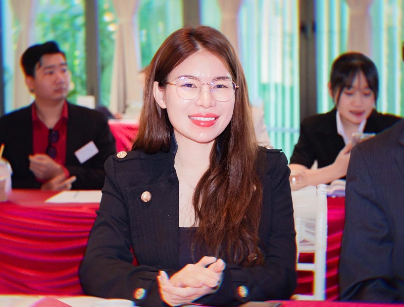 Mắt kính BUTITAN