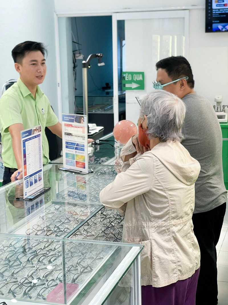 Lão hóa mắt là gì