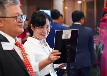 Loạn thị đeo kính có khỏi không