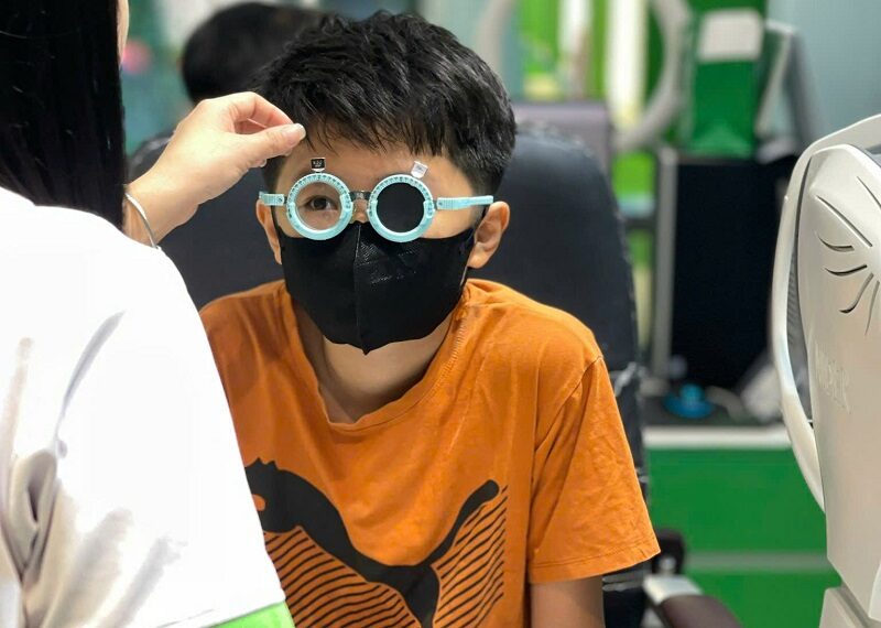 Loạn thị ở trẻ em có chữa được không