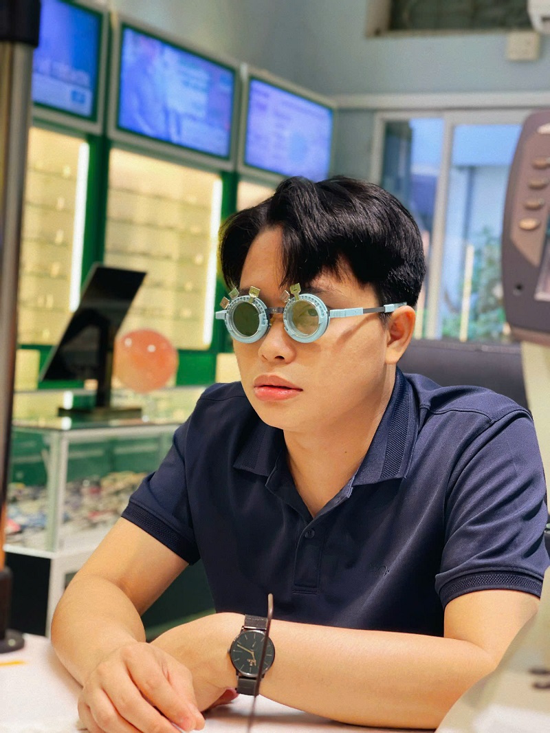 Mắt lồi do cận thị