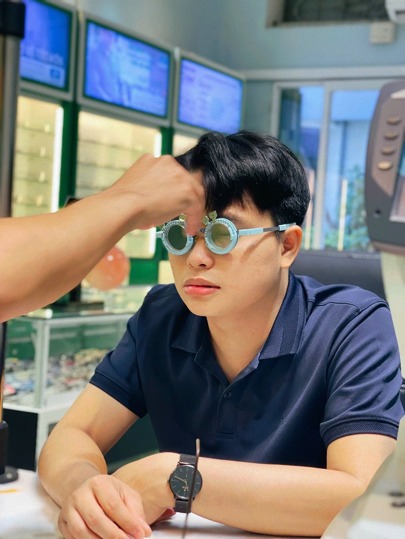 Mắt lồi do cận thị