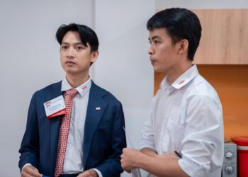 Sáng ngủ dậy mắt bị mờ