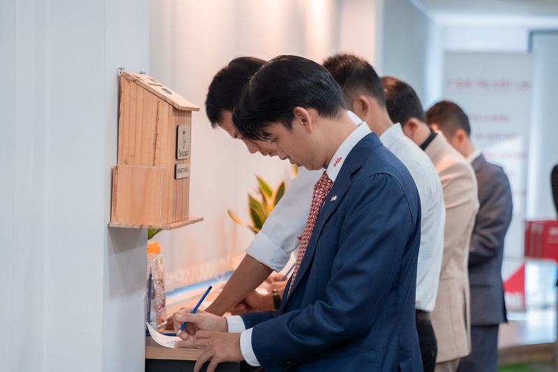 Sáng ngủ dậy mắt bị mờ