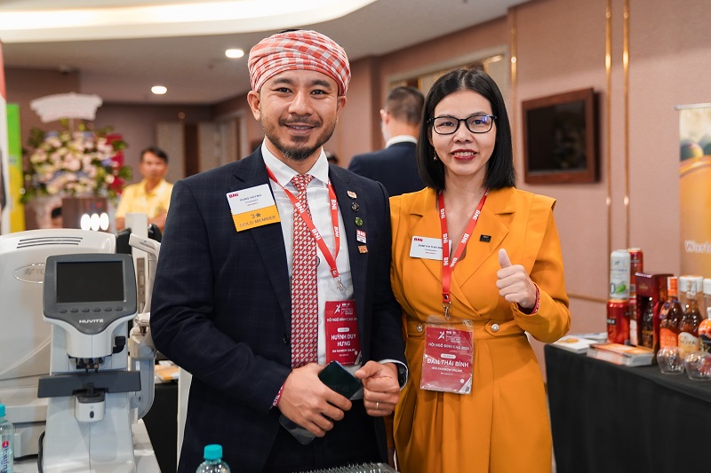 Thay gọng kính giữ tròng được không