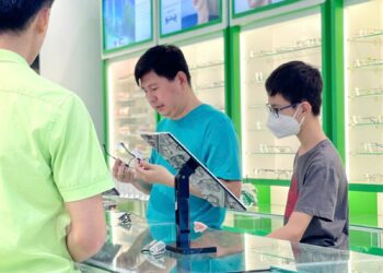 Loạn thị chữa được không