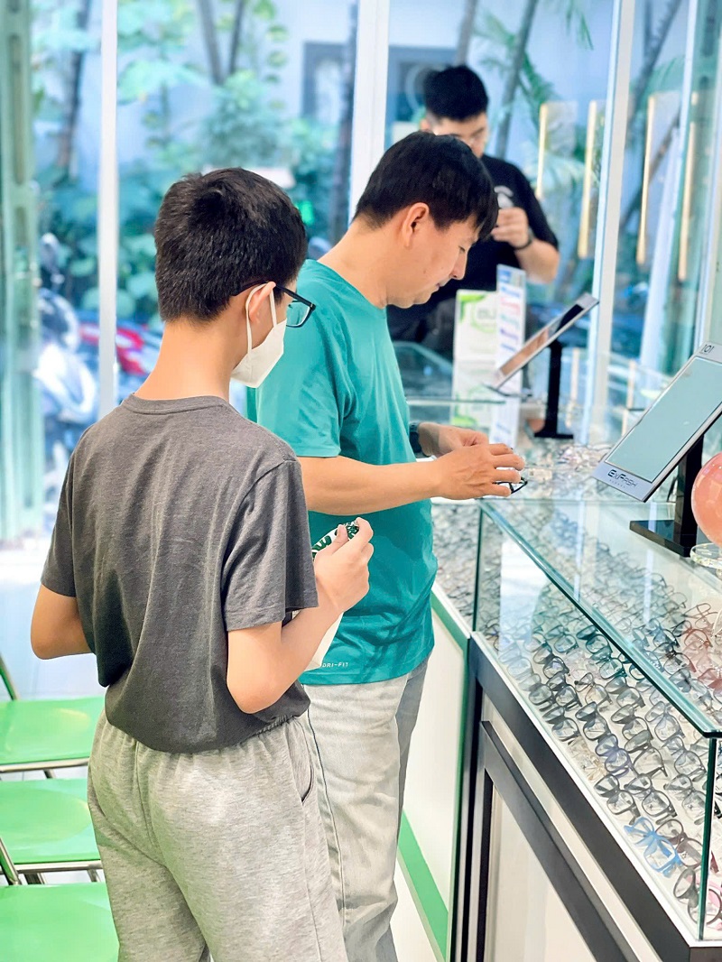 Loạn thị chữa được không