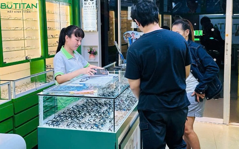 Cách dán lại gọng kính bị gãy