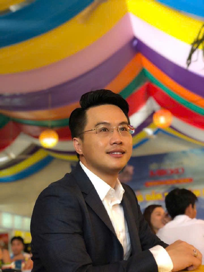 Mắt kính BUTITAN