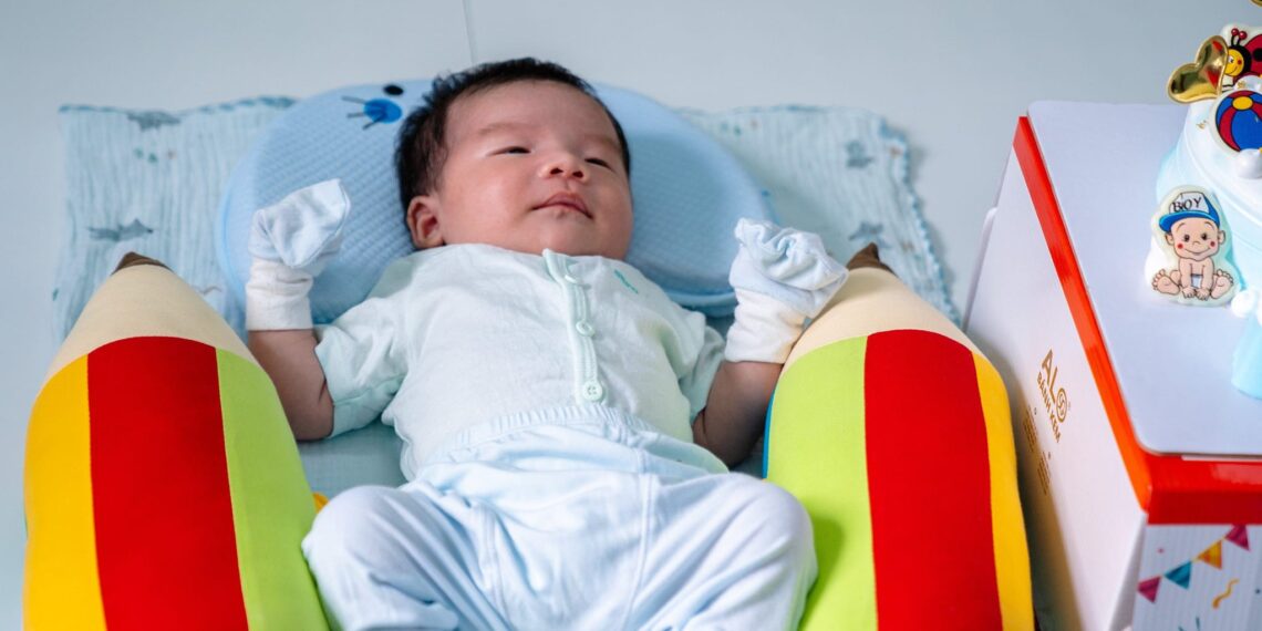 Sách kích thích thị giác cho trẻ sơ sinh