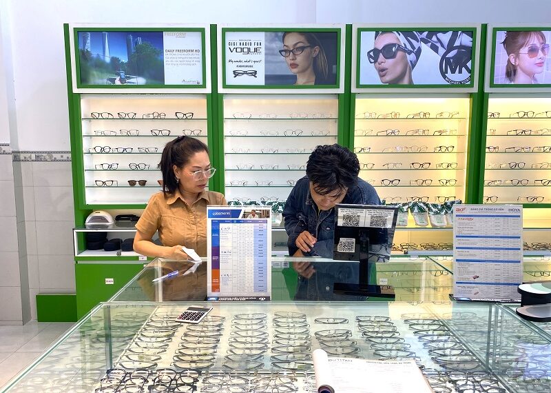Thâm quầng mắt là thiếu chất gì