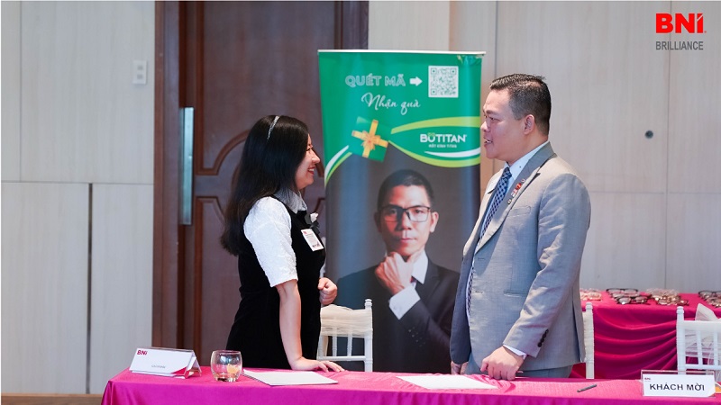 Mắt kính BUTITAN