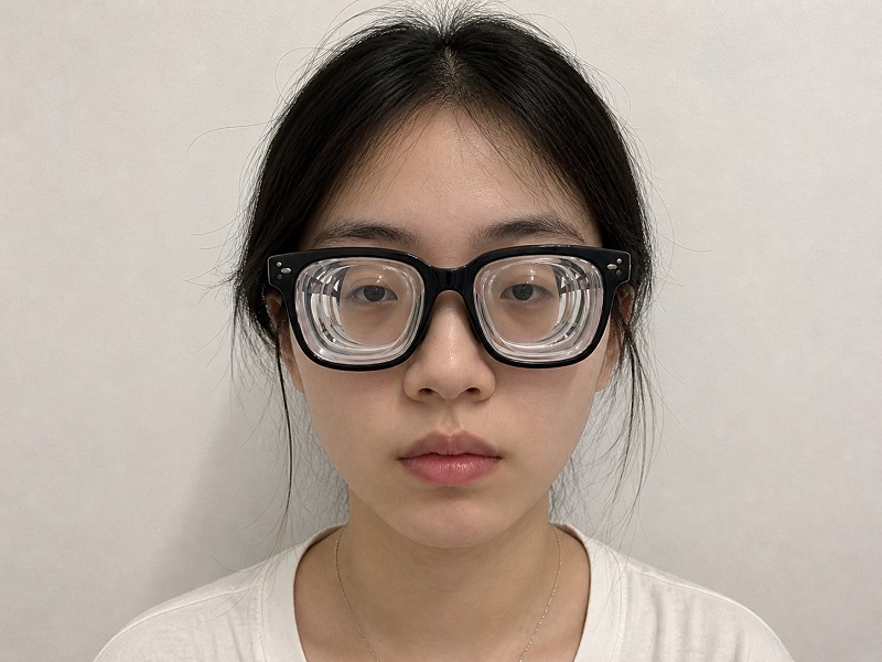 Mắt kính BUTITAN