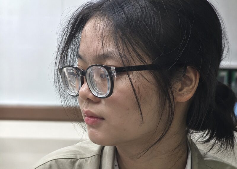 12 độ khi không có kính