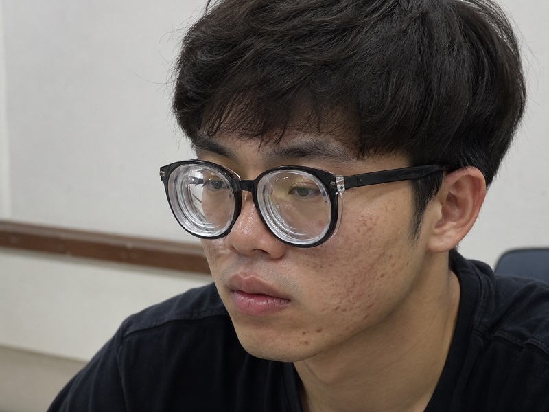 Độ cận nặng nhất