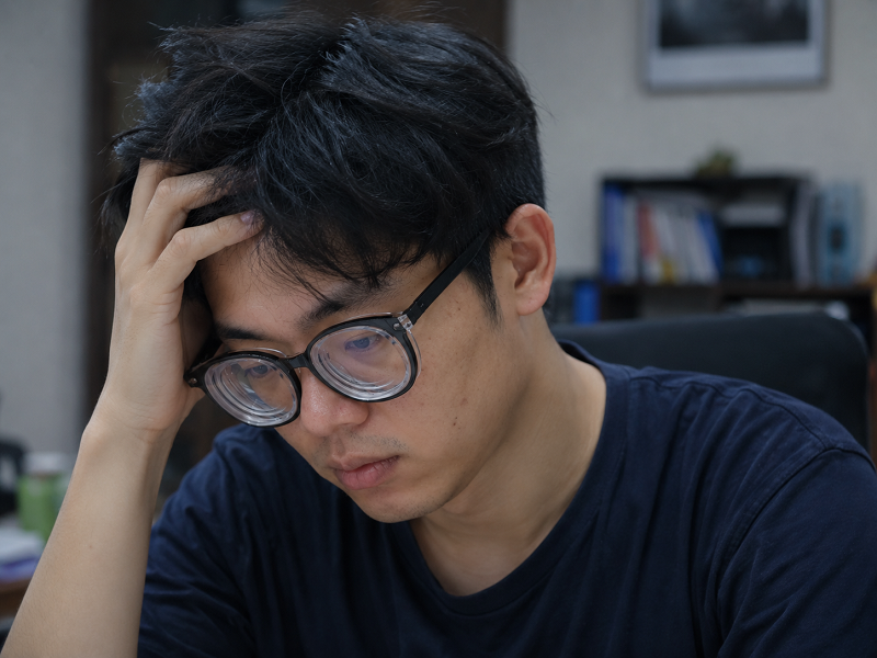 12 độ khi không có kính