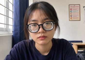 16 độ khi không có kính