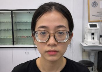 18 độ khi không có kính