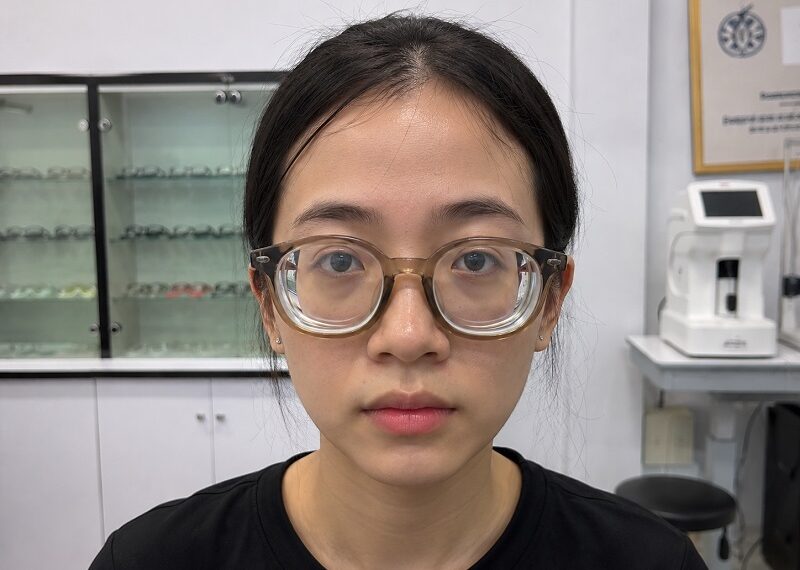 18 độ khi không có kính