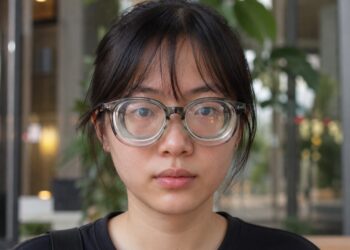 21 độ khi không có kính