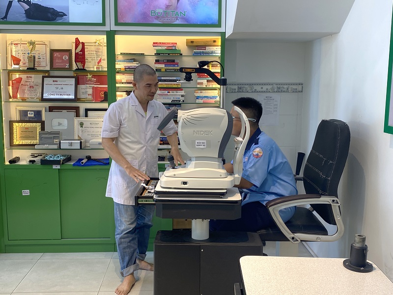 Mắt kính BUTITAN