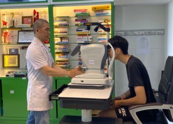 Cách kiểm tra mắt có bị cận không